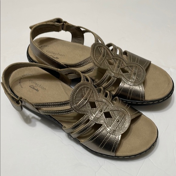NWOB CLARKS PEWTER LEATHER SANDALS SZ 10M - Picture 1 of 10